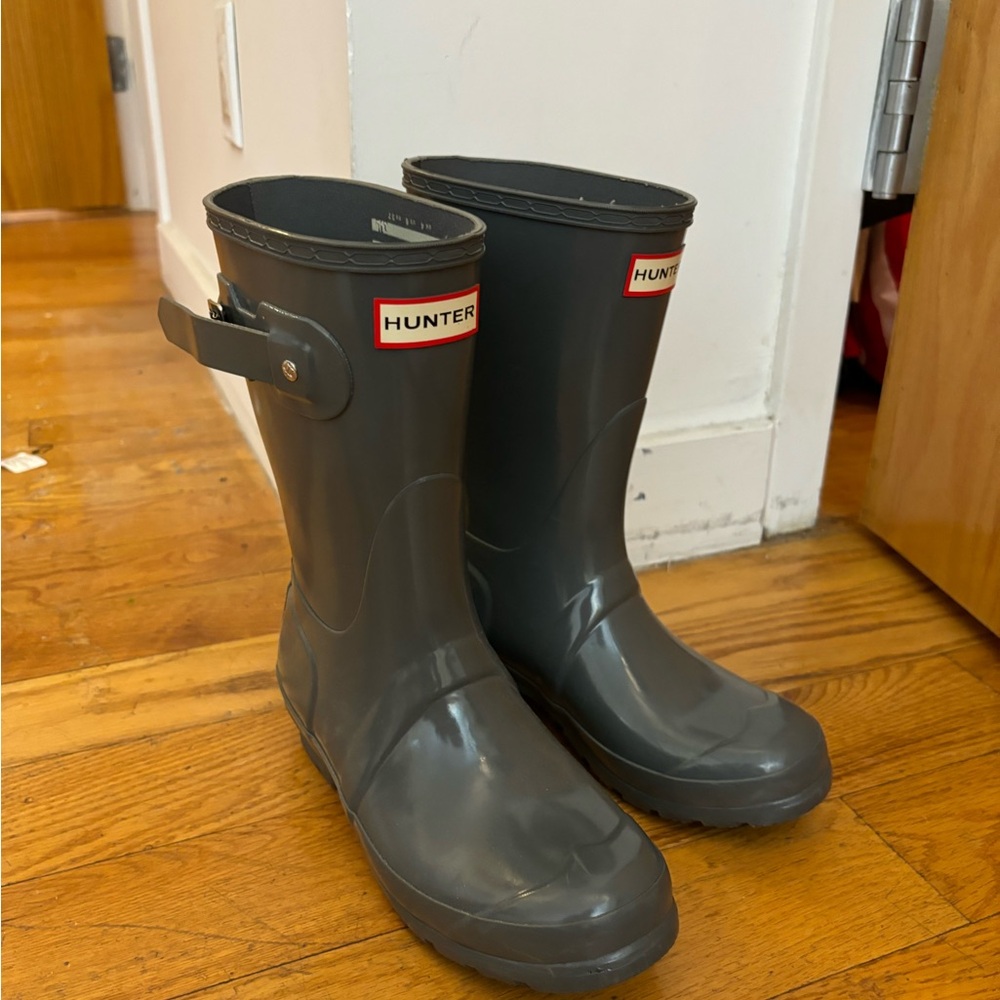 Hunter short rain boots - gray size 6 like new